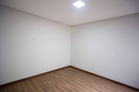 Casa à venda com 183m², 3 quartos e 4 vagasQuarto Suite 2