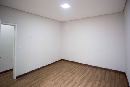 Casa à venda com 183m², 3 quartos e 4 vagasQuarto Suite 2