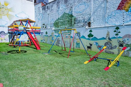 Apartamento à venda com 49m², 2 quartos e 1 vaga Apartamento à venda com 49m², 2 quartos e 1 vagaÁrea comum - Playground