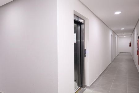 Apartamento para alugar com 35m², 2 quartos e sem vagaÁrea comum -Saguão do prédio
