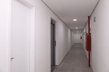 Apartamento para alugar com 35m², 2 quartos e sem vagaÁrea comum - Saguão do andar