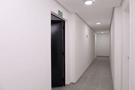 Apartamento para alugar com 35m², 2 quartos e sem vagaÁrea comum - Saguão do andar