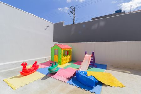 Apartamento para alugar com 35m², 2 quartos e sem vaga Apartamento para alugar com 35m², 2 quartos e sem vagaÁrea Comum - Playground