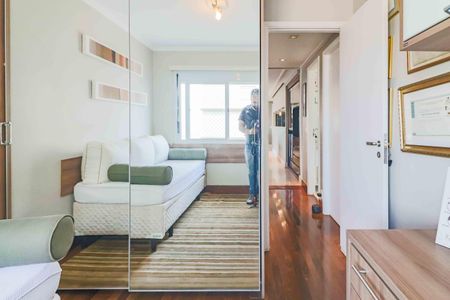 Apartamento à venda com 134m², 3 quartos e 2 vagasQuarto 2