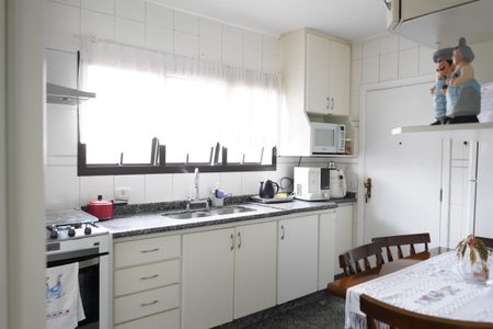 Apartamento à venda com 125m², 3 quartos e 2 vagasCozinha
