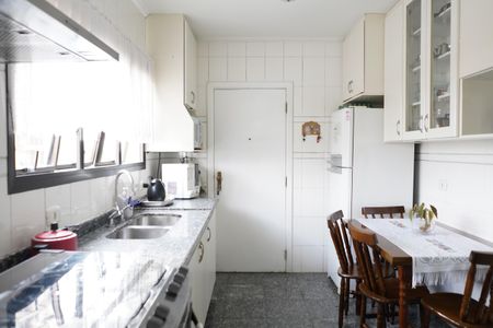 Apartamento à venda com 125m², 3 quartos e 2 vagasCozinha