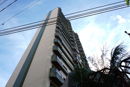 Apartamento à venda com 125m², 3 quartos e 2 vagasFachada