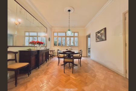 Apartamento à venda com 240m², 3 quartos e sem vaga