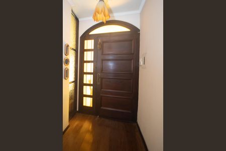 Casa à venda com 260m², 4 quartos e 4 vagas Casa à venda com 260m², 4 quartos e 4 vagasSala