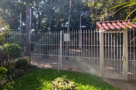 Casa à venda com 260m², 4 quartos e 4 vagas Casa à venda com 260m², 4 quartos e 4 vagasVista