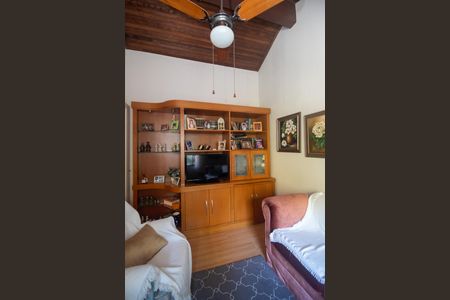 Casa à venda com 260m², 4 quartos e 4 vagas Casa à venda com 260m², 4 quartos e 4 vagasQuarto 2