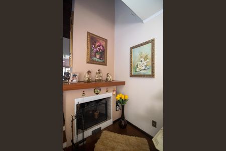 Casa à venda com 260m², 4 quartos e 4 vagas Casa à venda com 260m², 4 quartos e 4 vagasSala