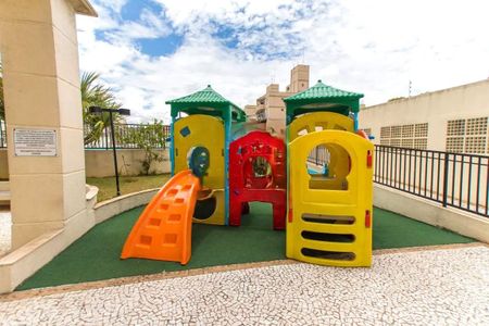 Apartamento para alugar com 48m², 2 quartos e 1 vaga Apartamento para alugar com 48m², 2 quartos e 1 vagaÁrea comum - Playground