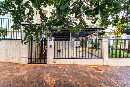 Apartamento para alugar com 48m², 2 quartos e 1 vaga Apartamento para alugar com 48m², 2 quartos e 1 vagaFachada