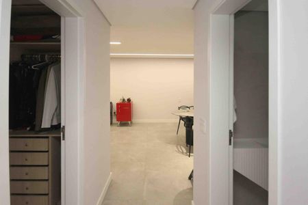 Corredor de apartamento à venda com 2 quartos, 90m² em Vila Graciosa, São Paulo