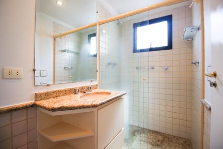 Apartamento para alugar com 90m², 2 quartos e 2 vagas Apartamento para alugar com 90m², 2 quartos e 2 vagasBanheiro da Suíte