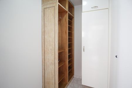 Apartamento para alugar com 90m², 2 quartos e 2 vagas Apartamento para alugar com 90m², 2 quartos e 2 vagasQuarto de Serviço