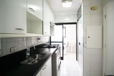 Apartamento para alugar com 90m², 2 quartos e 2 vagas Apartamento para alugar com 90m², 2 quartos e 2 vagasCozinha