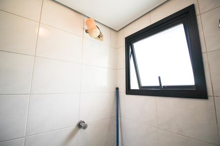 Apartamento para alugar com 90m², 2 quartos e 2 vagas Apartamento para alugar com 90m², 2 quartos e 2 vagasBanheiro de serviço