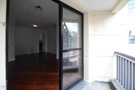 Apartamento para alugar com 90m², 2 quartos e 2 vagas Apartamento para alugar com 90m², 2 quartos e 2 vagasVaranda