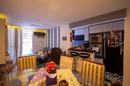 Apartamento à venda com 67m², 2 quartos e 1 vaga Apartamento à venda com 67m², 2 quartos e 1 vagaSala