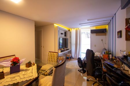 Apartamento à venda com 67m², 2 quartos e 1 vaga Apartamento à venda com 67m², 2 quartos e 1 vagaSala