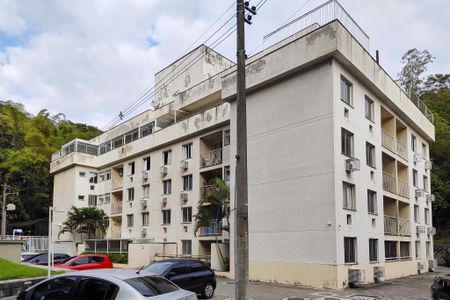 Apartamento à venda com 67m², 2 quartos e 1 vaga Apartamento à venda com 67m², 2 quartos e 1 vagaFachada do bloco