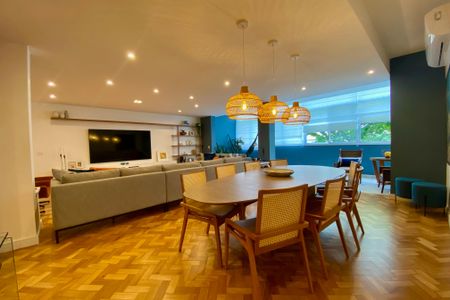 Apartamento à venda com 269m², 4 quartos e 1 vaga Apartamento à venda com 269m², 4 quartos e 1 vagaSala