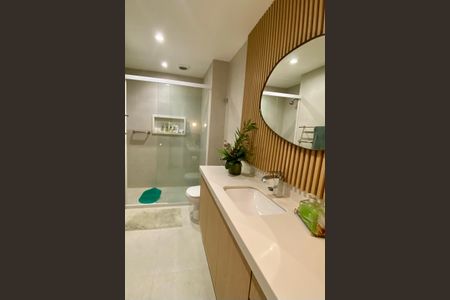 Apartamento à venda com 269m², 4 quartos e 1 vaga Apartamento à venda com 269m², 4 quartos e 1 vagaBanheiro