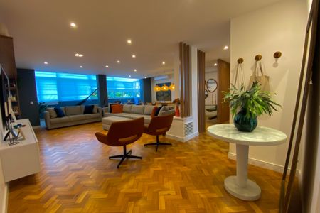 Apartamento à venda com 269m², 4 quartos e 1 vaga Apartamento à venda com 269m², 4 quartos e 1 vagaSala