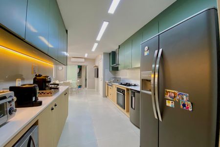 Apartamento à venda com 269m², 4 quartos e 1 vaga Apartamento à venda com 269m², 4 quartos e 1 vagaCozinha