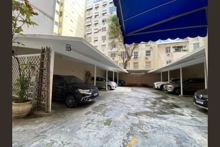 Apartamento à venda com 269m², 4 quartos e 1 vaga Apartamento à venda com 269m², 4 quartos e 1 vagaFachada