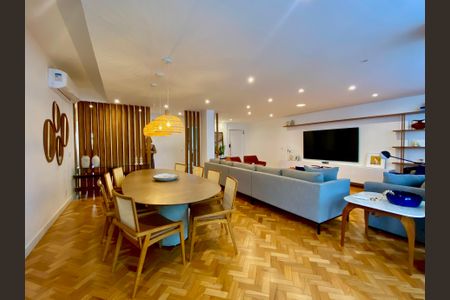 Apartamento à venda com 269m², 4 quartos e 1 vaga Apartamento à venda com 269m², 4 quartos e 1 vagaSala