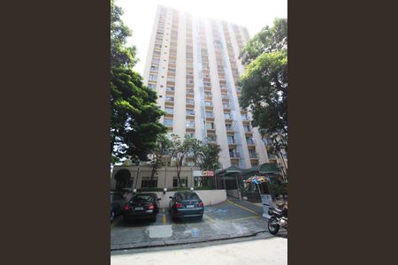 Apartamento para alugar com 70m², 2 quartos e 1 vagaFachada