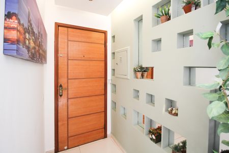 Apartamento para alugar com 70m², 2 quartos e 1 vagaEntrada
