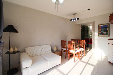 Apartamento para alugar com 70m², 2 quartos e 1 vagaSala