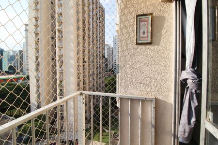 Apartamento para alugar com 70m², 2 quartos e 1 vagaVaranda