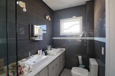 Casa à venda com 400m², 3 quartos e 2 vagasBanheiro da Suíte