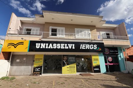 Casa à venda com 400m², 3 quartos e 2 vagasFachada