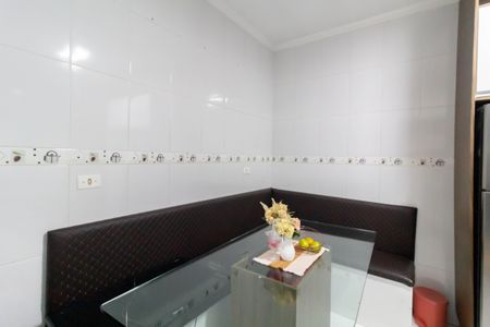 Casa à venda com 70m², 2 quartos e 2 vagasCozinha