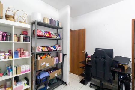 Casa à venda com 70m², 2 quartos e 2 vagasSuíte 2