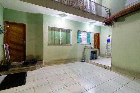 Casa à venda com 70m², 2 quartos e 2 vagasGaragem