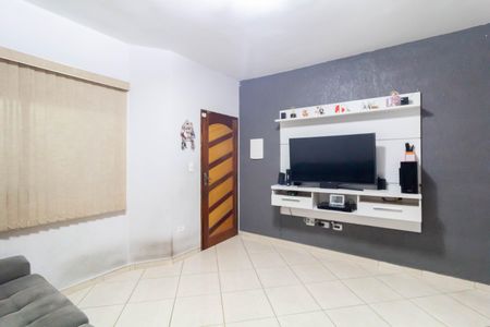 Casa à venda com 70m², 2 quartos e 2 vagasSala