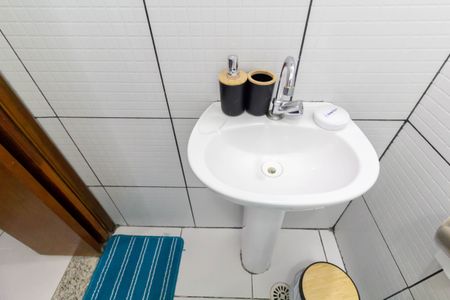 Casa à venda com 70m², 2 quartos e 2 vagasBanheiro da Suíte 1