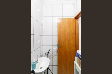 Casa à venda com 70m², 2 quartos e 2 vagasBanheiro da Suíte 2