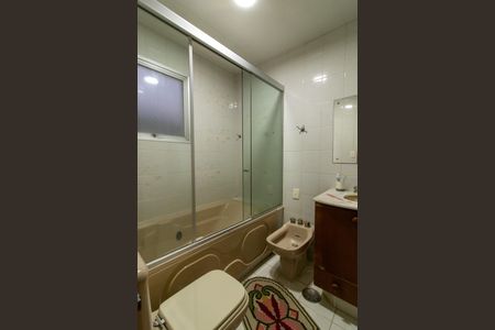 Apartamento à venda com 147m², 3 quartos e 2 vagas Apartamento à venda com 147m², 3 quartos e 2 vagasBanheiro da Suíte