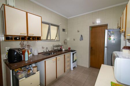 Apartamento à venda com 147m², 3 quartos e 2 vagas Apartamento à venda com 147m², 3 quartos e 2 vagasCozinha