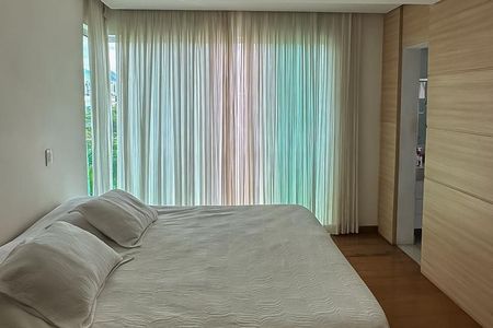 Casa à venda com 270m², 5 quartos e 3 vagasQuarto 5 - Suíte