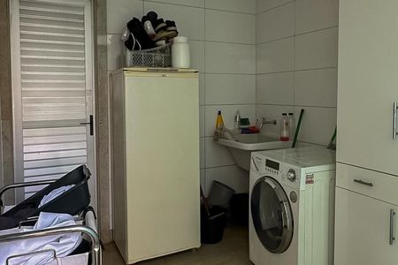 Casa à venda com 270m², 5 quartos e 3 vagasÁrea de Serviço