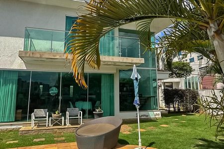 Casa à venda com 270m², 5 quartos e 3 vagasFachada da casa